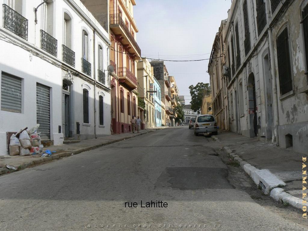 75 bd frond de mer une rue perpendiculaire .jpg